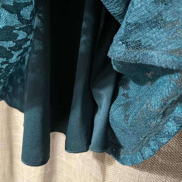 Speechless Juniors Midi Sleeveless Teal Lace Dress - Picture 8 of 9